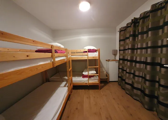 La - 0a5 - Montagne 8 Pers *